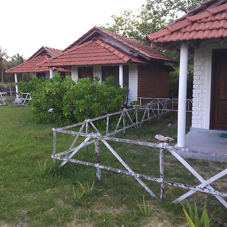 Windy Beach Cabanas Kalpitiya Camera foto